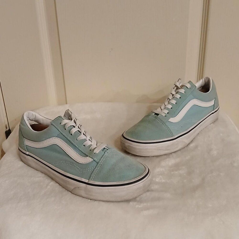 Light Blue or Aqua Vans Old Skool unisex sneakers in men's 6, women's 7.5